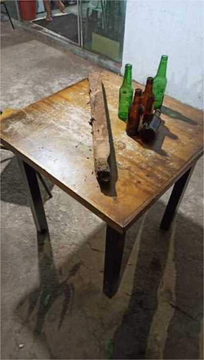 Homem é morto com golpes de madeira na cabeça em mercado; veja vídeo