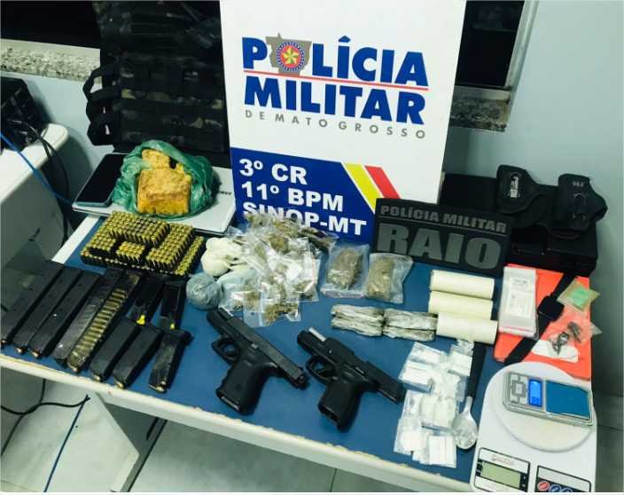Polícia Militar prende membro de facção criminosa com duas pistolas e 522 munições