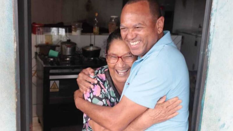 Paulo José visita bairros para divulgar sua pré-candidatura