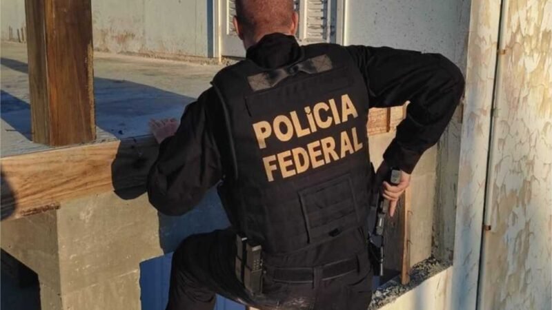 PF faz ação contra bando que escondia drogas em caminhões