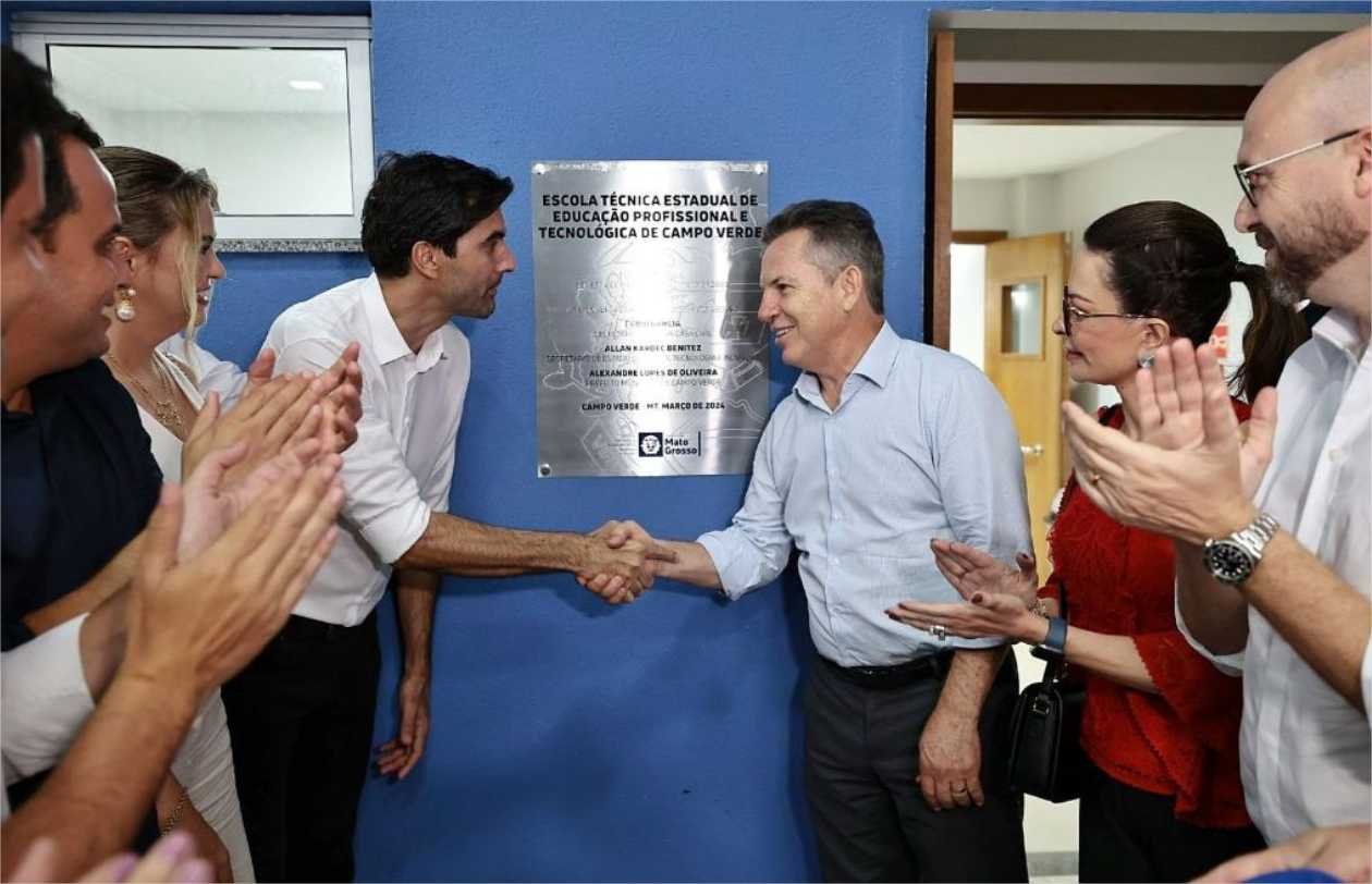 “Gestão diferenciada”, afirma prefeito em lançamento de 856 imóveis do SER Família Habitação e entrega de Escola Técnica