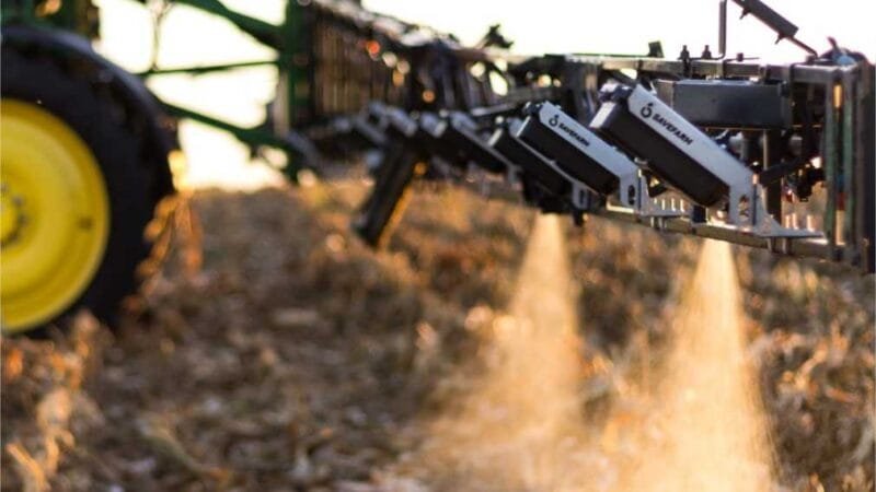 IA na agricultura analisa 3,3 milhões de imagens por hora para reduzir custos com herbicidas e garantir sustentabilidade