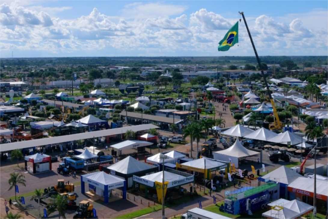 Seis palestras e a presença de Bolsonaro devem bater recorde de público