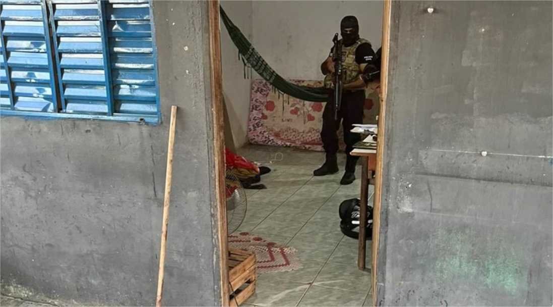 Operação Market cumpre buscas e prende cinco em flagrante por tráfico de drogas e associação
