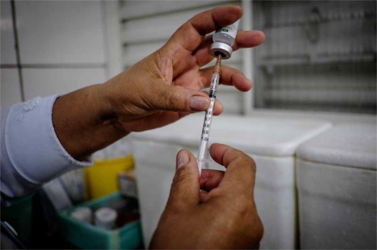 Primeira remessa da vacina contra a dengue chega em MT na próxima semana