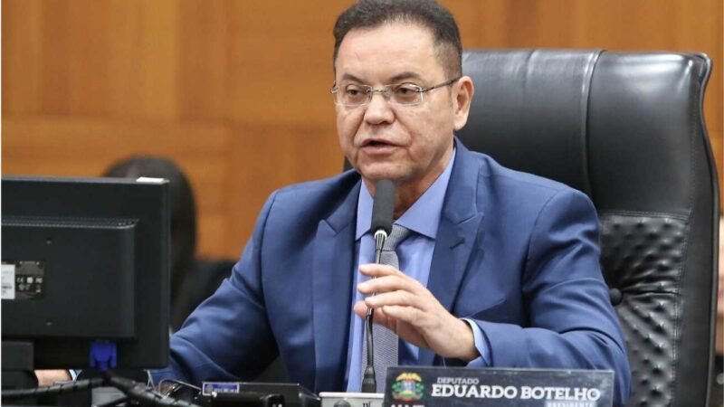 Botelho é multado em R$ 5 mil por propaganda antecipada