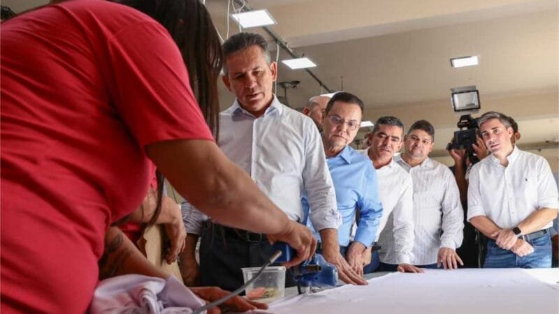 Governador anuncia nova fábrica para reeducandas confeccionarem uniformes ao Estado