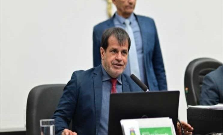 Projeto de Adevair Cabral concede gratuidade de estacionamento rotativo as pessoas com deficiência e idosos