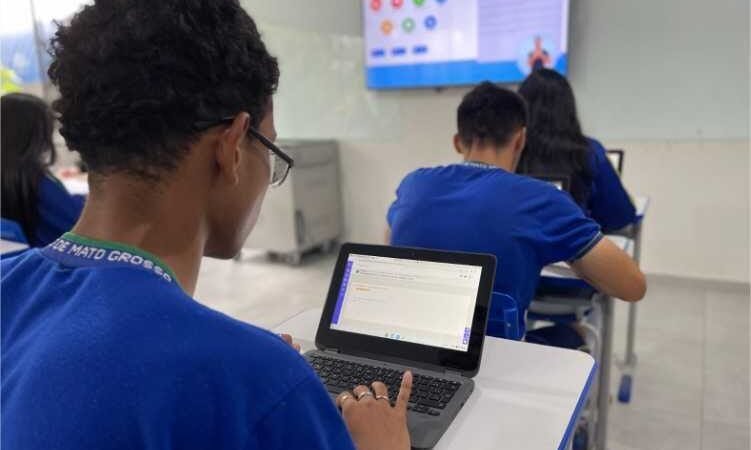 Pais e responsáveis têm até dia 30 de maio para atualizar cadastro na Rede Estadual de Ensino