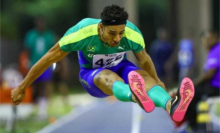 Atleta de MT bate recorde no salto triplo e leva ouro no campeonato Ibero-Americano de Atletismo