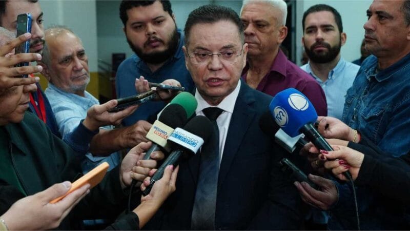 Botelho descarta amizade com Emanuel:’não ando e nem vou à festa com ele’