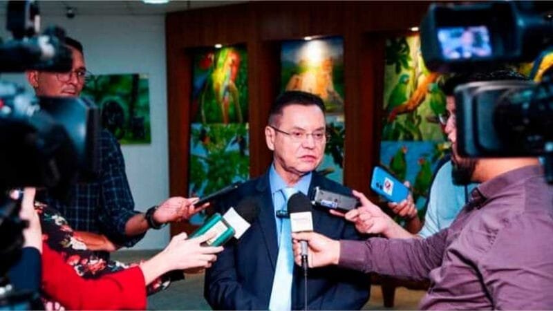 Botelho defende que empresa de transporte por aplicativo tenha cadastro de clientes com fotos