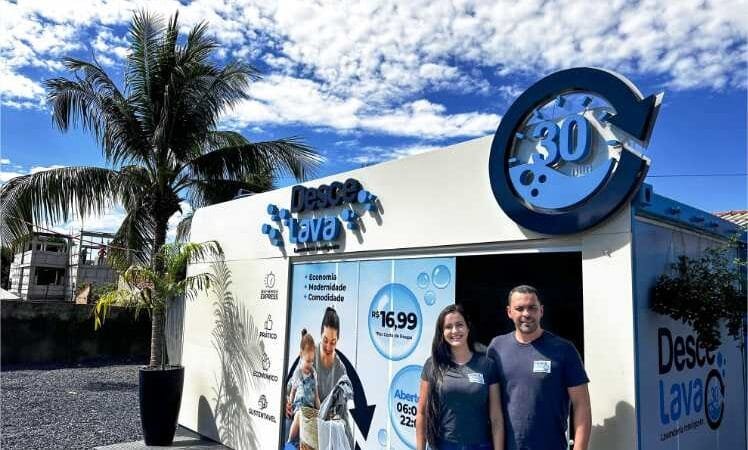 Casal beneficiado com crédito da Desenvolve MT monta rede de lavanderias autônomas