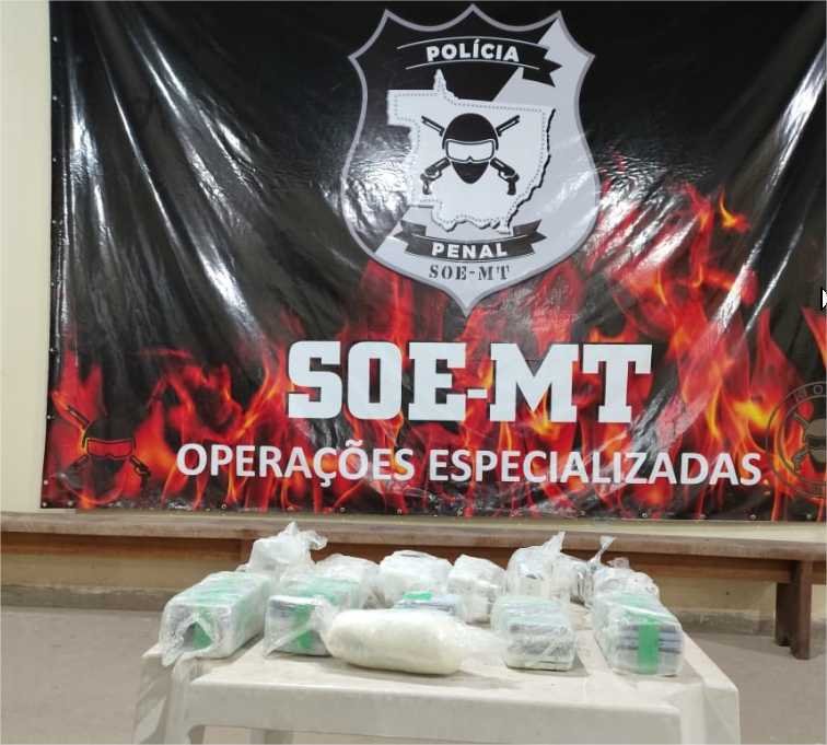 Polícia Penal localiza dezenas de celulares, chips e carregadores em blocos de concreto na PCE