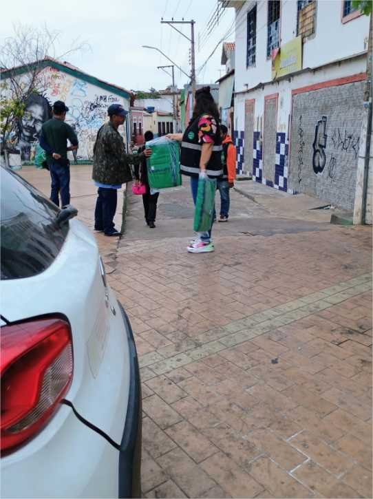 Aquece Cuiabá: Prefeitura de Cuiabá distribui 150 novos cobertores à população em situação de rua diante da permanência das baixas temperaturas