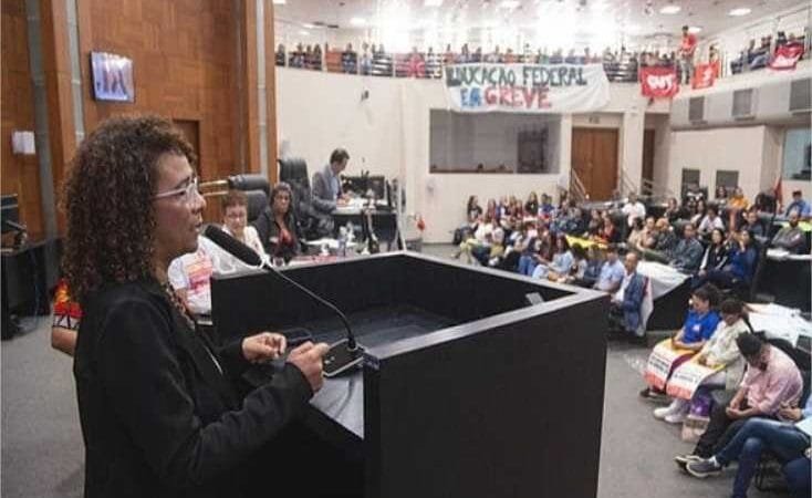 “Lutar pela educação, ciência e tecnologia é lutar por uma saída para a humanidade”, afirma Edna