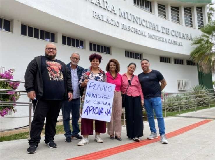 Edna comemora aprovação do Plano em votação final na Câmara Municipal