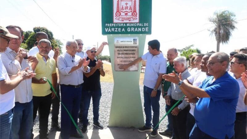 R$ 13 mi em investimentos marcam entregas históricas de asfalto e miniestádio para mais de 20 mil famílias