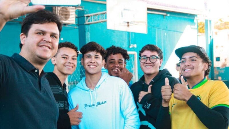 Projeto “Meu Primeiro Emprego” capacita jovens para o sucesso profissional no mercado de trabalho