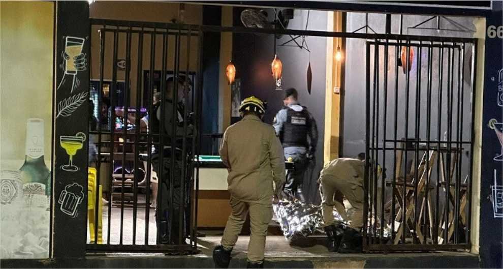 Jovem de 24 anos é morto com quatro disparos em bar de MT