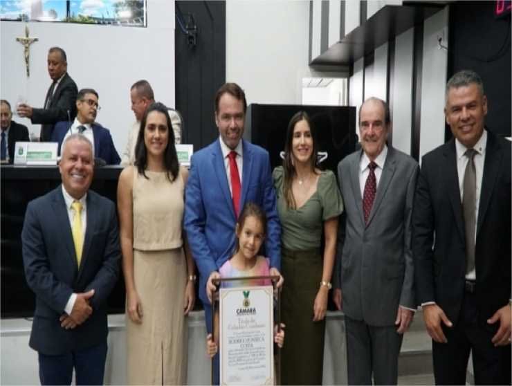 Promotor e ex-deputado estadual são homenageados durante uso da tribuna livre