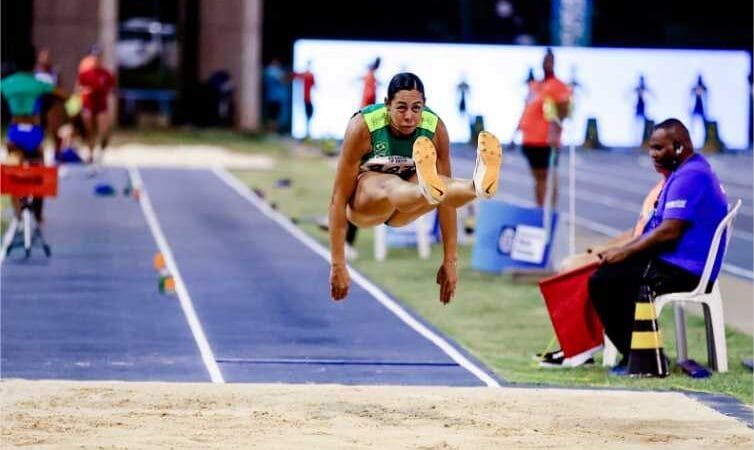 Beneficiária do Projeto Olimpus garante medalha de prata no Campeonato Ibero-Americano de Atletismo