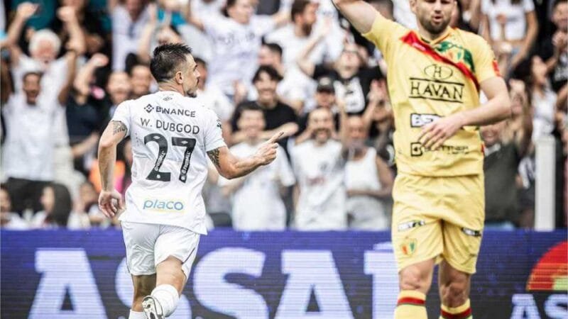 Santos passeia na Vila, goleia o Brusque e lidera a Série B