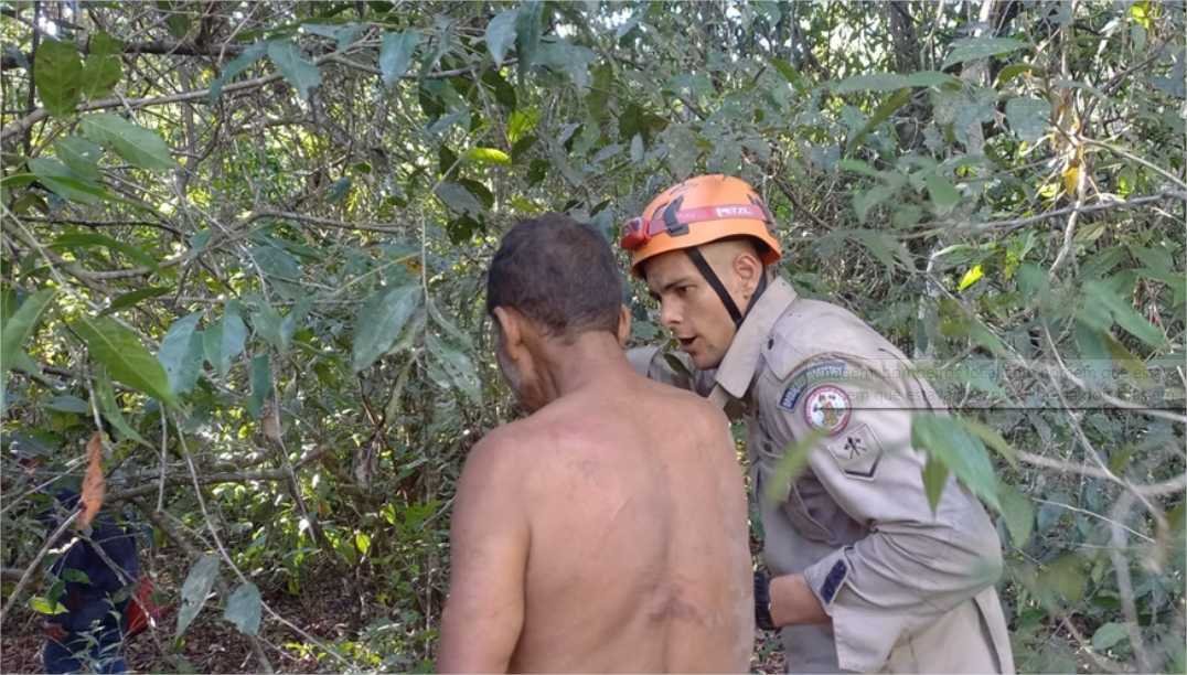 Bombeiros localizam homem que estava desaparecido há dois dias em região de mata
