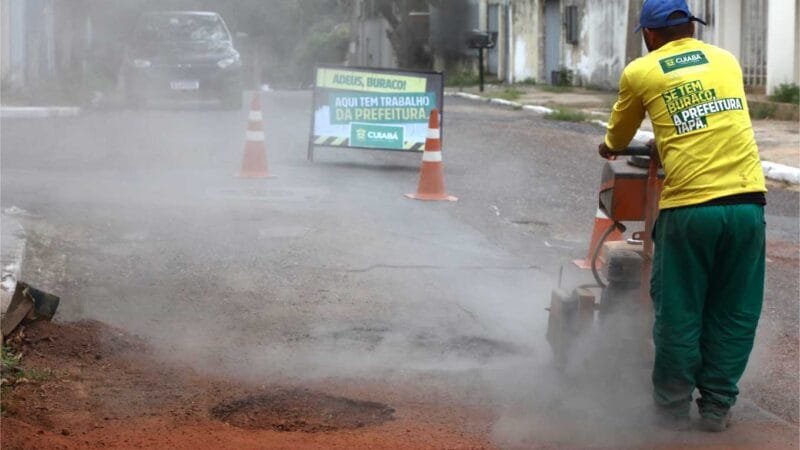 Reforço nas ações de tapa-buracos da Prefeitura de Cuiabá atende quatro bairros nesta segunda-feira (27)