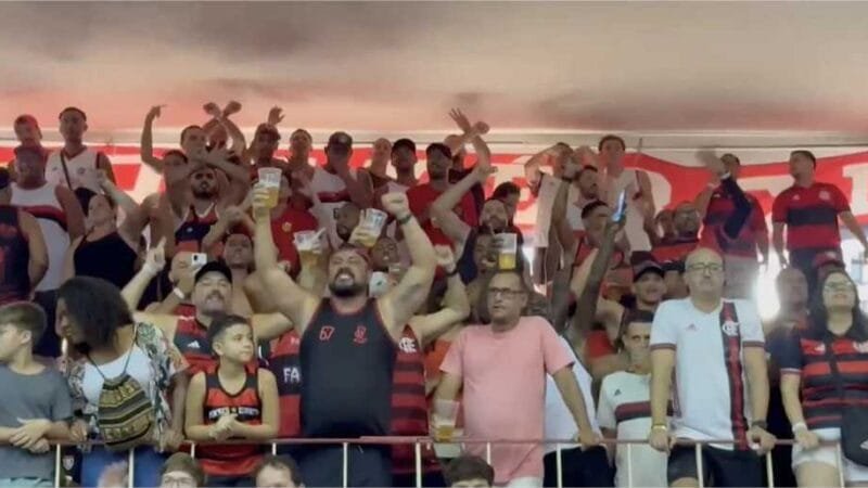 Gabigol é hostilizado por torcida do Fla em jogo de basquete