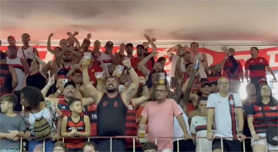 Gabigol é hostilizado por torcida do Fla em jogo de basquete