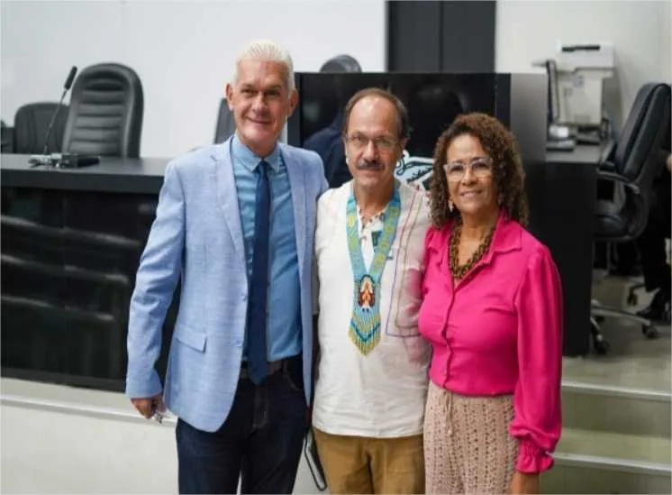Edna apoia indígenas venezuelanos que cobram moradia digna