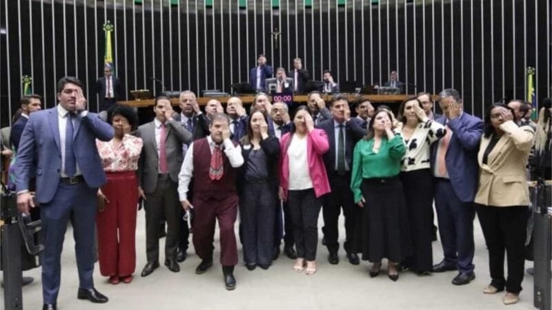 Câmara aprova proposta de Abilio de incluir nome de Amália Barros em prêmio de inclusão social