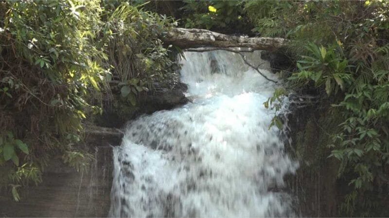 Fluxo de turistas aumenta em complexo com nove cachoeiras após Governo asfaltar MT-471