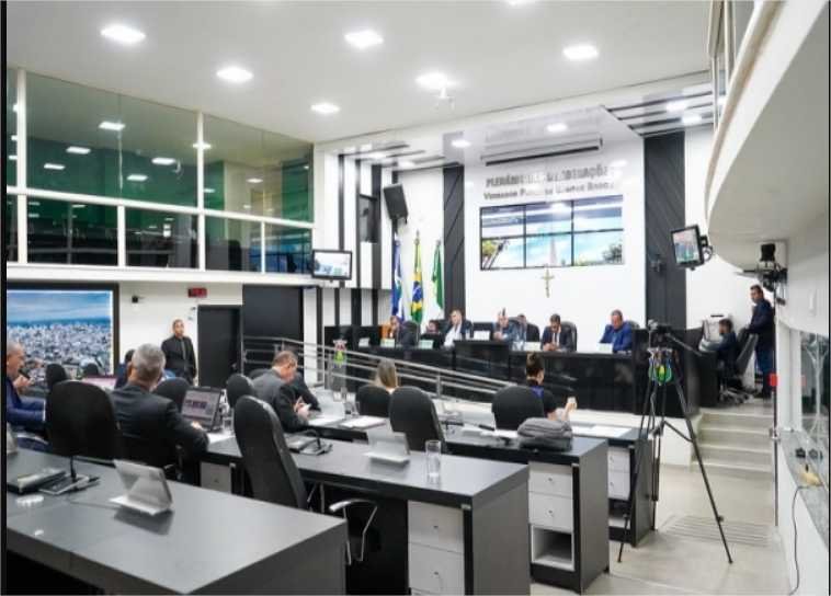Quatro sessões solenes e audiência pública estão na agenda da Câmara
