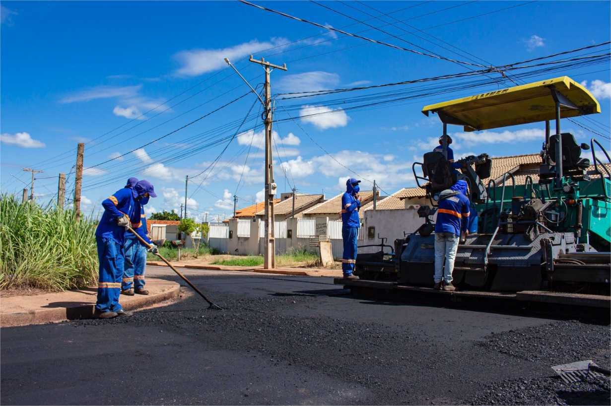 Asfalto e água chegam juntos para população em VG