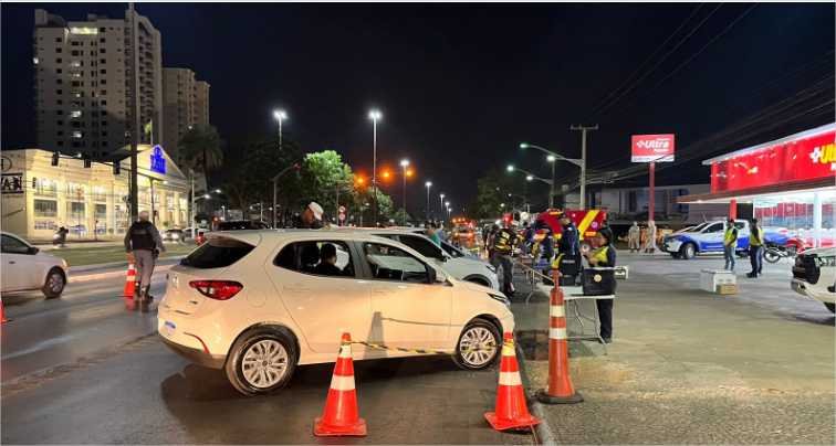 Operação Lei Seca prende 14 motoristas por embriaguez na Avenida do CPA