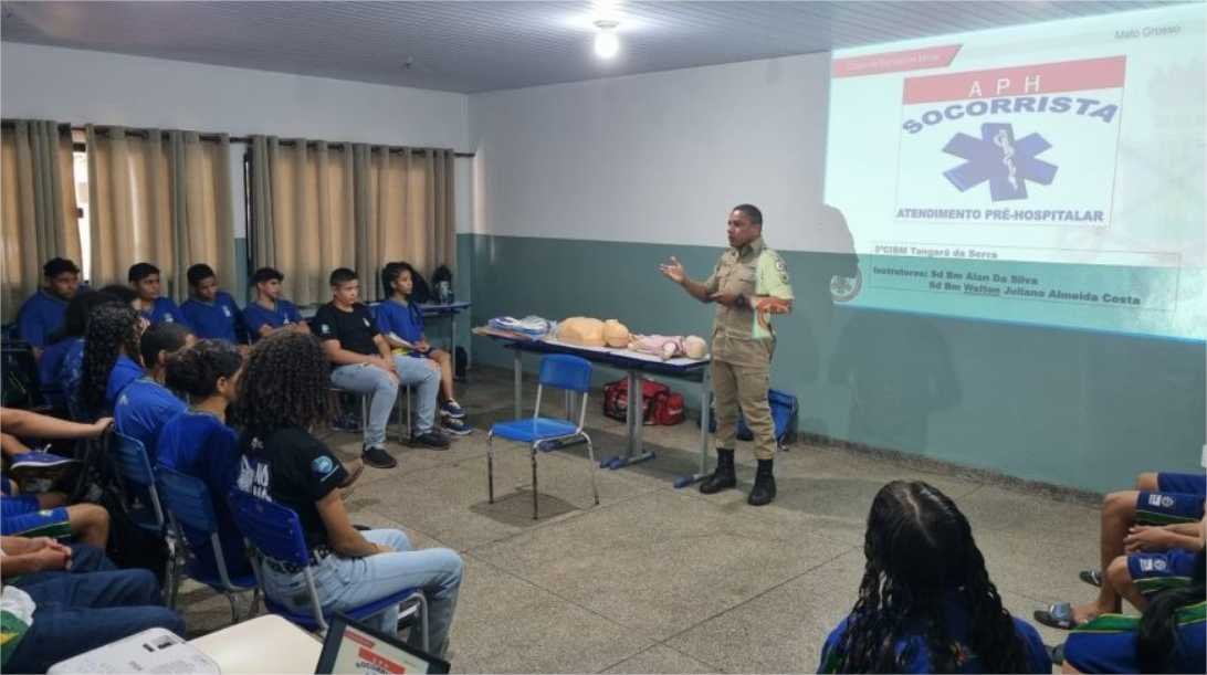 Corpo de Bombeiros realiza palestras em escolas sobre primeiros socorros