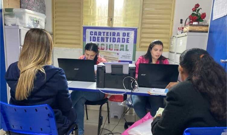 Estudantes da educação especial em Várzea Grande recebem nova carteira de identidade gratuitamente
