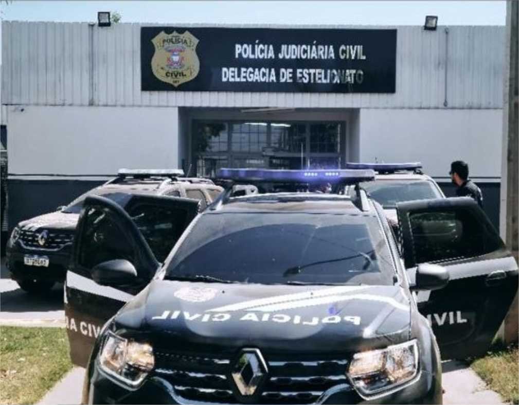 Polícia Civil cumpre mandados em investigação de voo fretado por haitianos não cumprido pela empresa