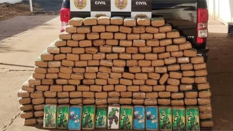 Motorista é preso em flagrante por transportar 210 tabletes de maconha em veículo na MT-010