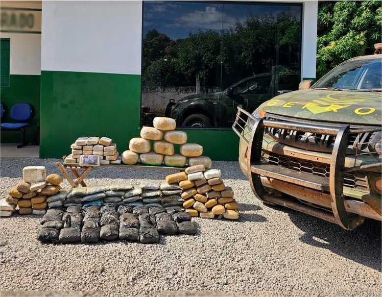 Gefron apreende drogas avaliadas em R$ 597 mil com pessoas que atravessavam a fronteira a pé