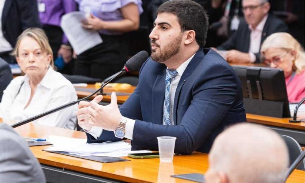 Emanuelzinho apresenta projeto de lei para destinar recursos de multas ambientais aos municípios afetados