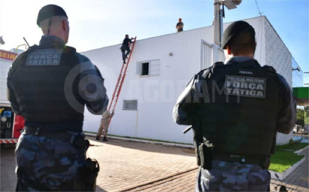 Homem morre em confronto durante tentativa de roubo ao banco Sicredi neste sábado