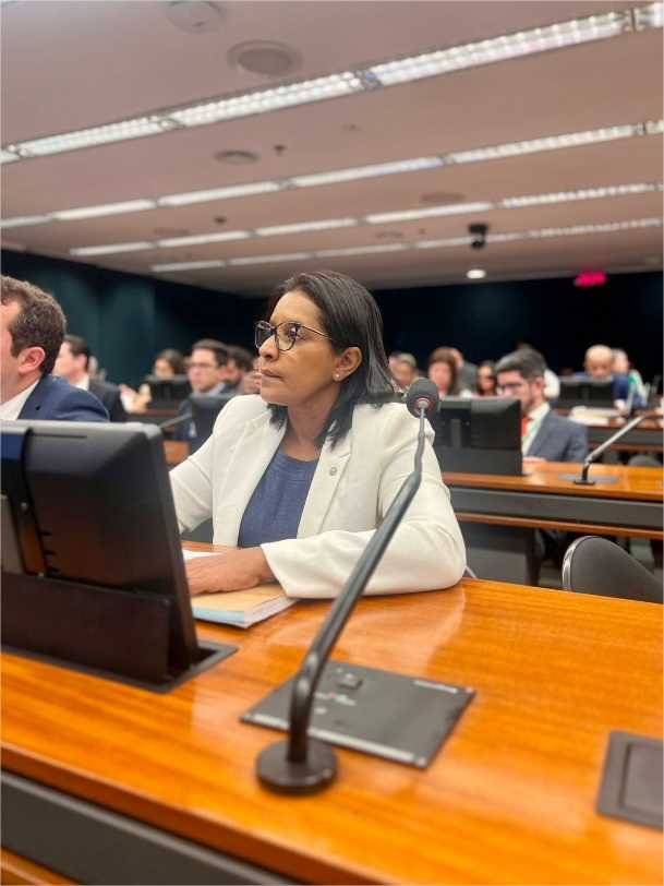 ‘Defendo a vida, mas sou contra um PL aprovado a toque de caixa e que pode punir meninas estupradas’, diz Gisela