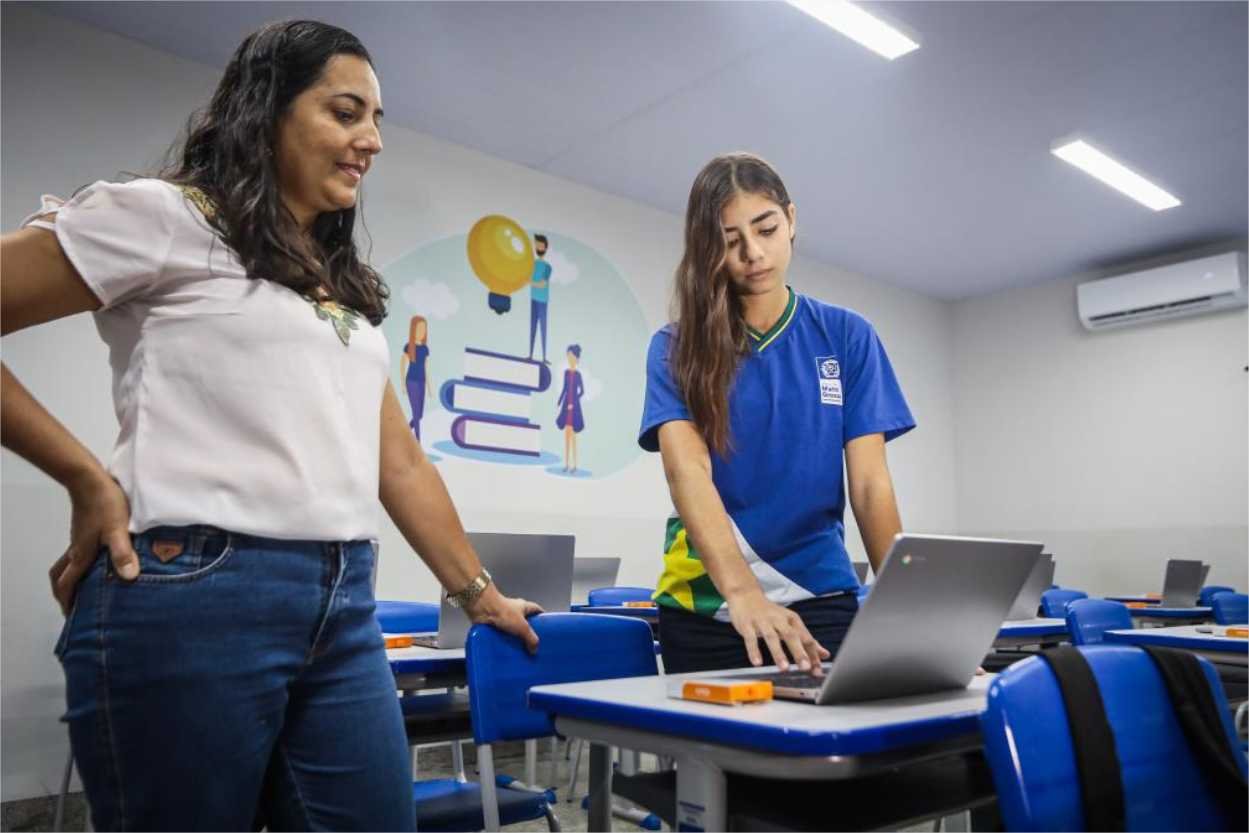Mãe que há 30 anos estudou na mesma escola que a filha se impressiona com grande reforma do Governo de MT