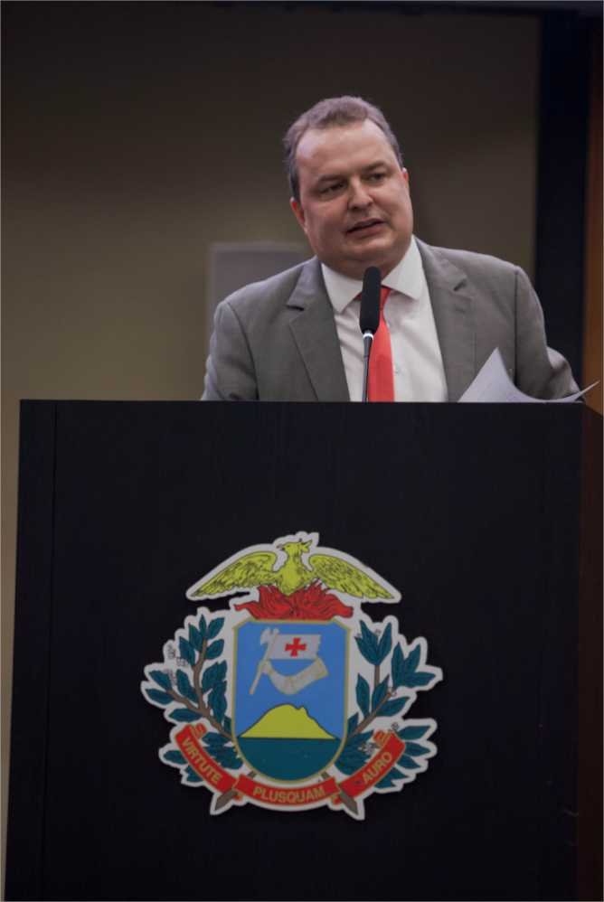 Max Russi comemora a derrubada de veto ao projeto que assegura diagnóstico e tratamento da lipidema; lei será publicada nos próximos dias