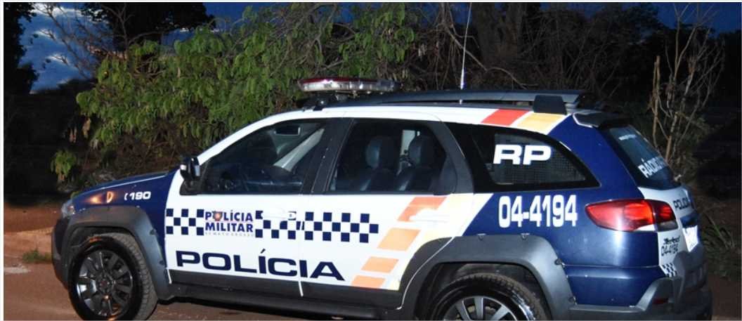 Jovem é preso pela PM após loja ser arrombada e furtada no Centro