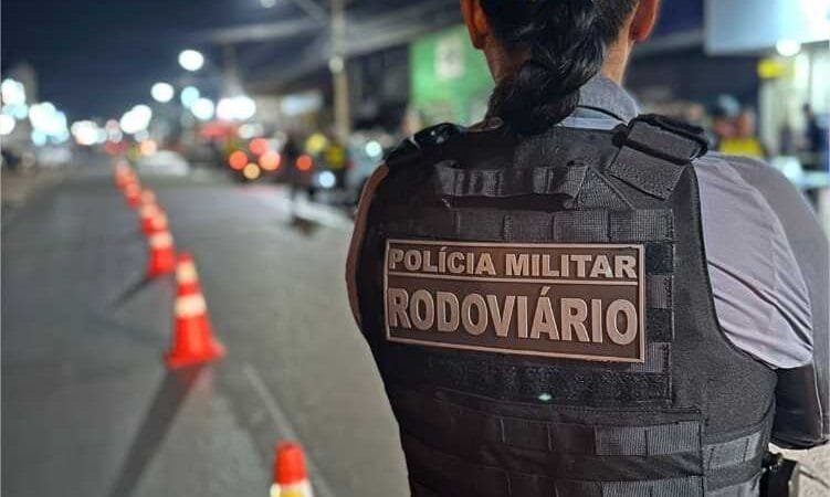 Blitz na Avenida Carmindo de Campos flagra 6 motoristas dirigindo embriagados