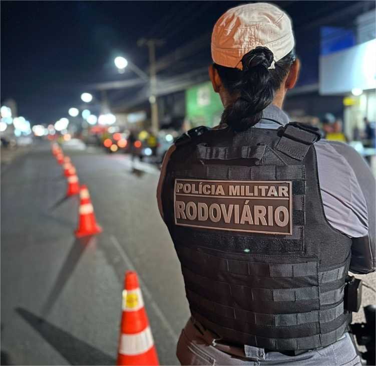Blitz na Avenida Carmindo de Campos flagra 6 motoristas dirigindo embriagados